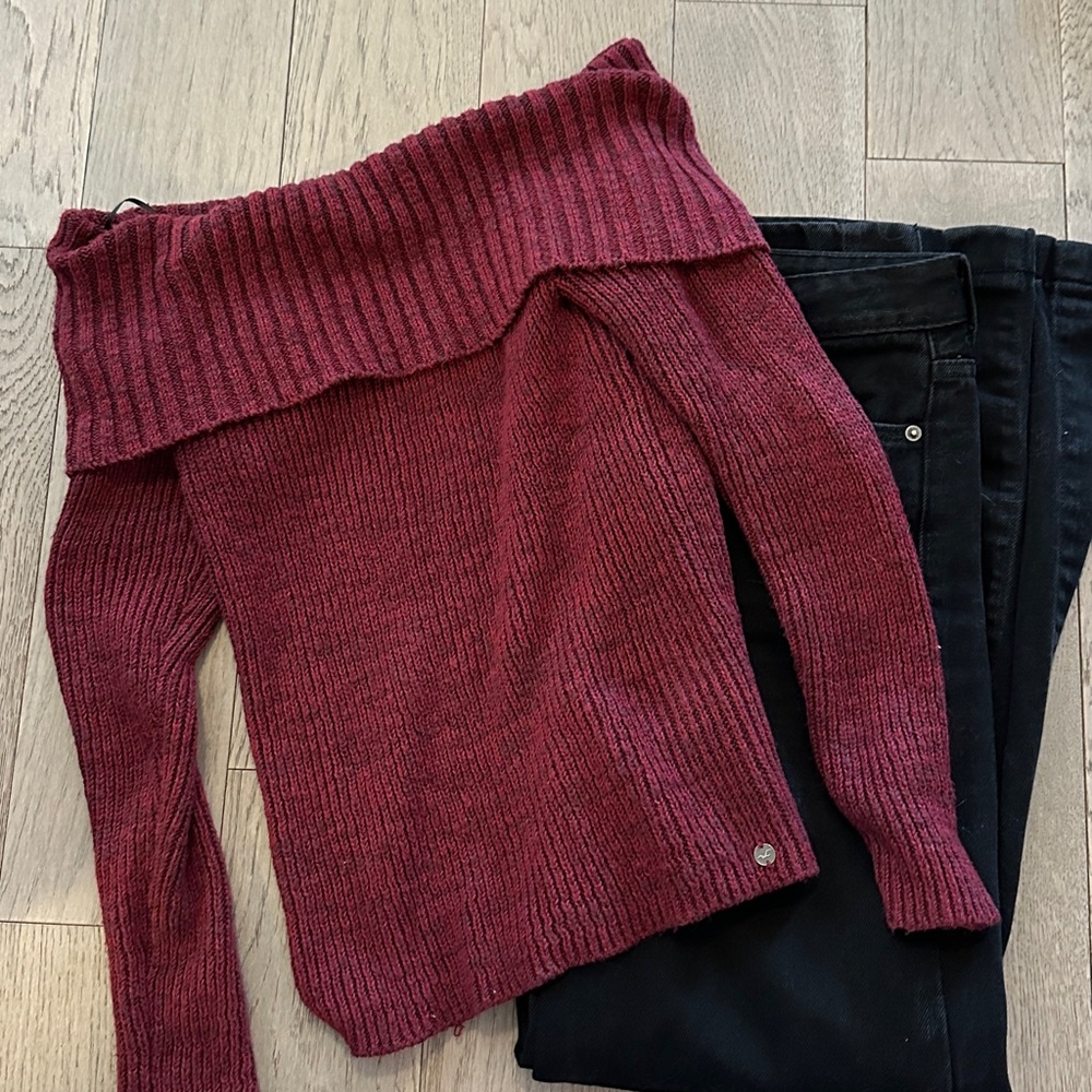 holister red burgundy chunky knit off the shoulder sweater